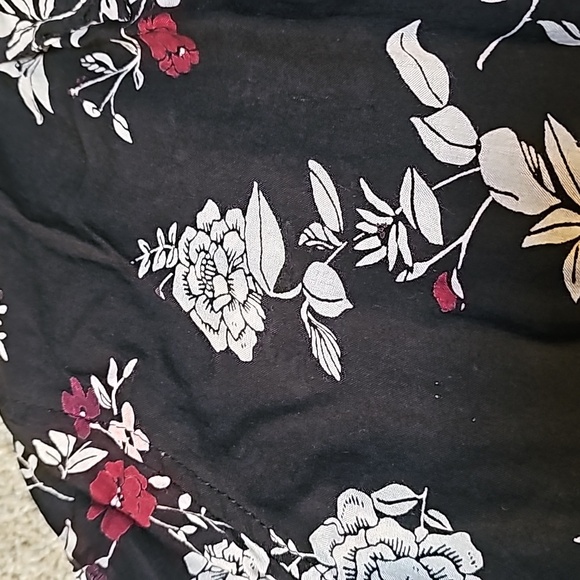 EMPYRE button down - Picture 3 of 5